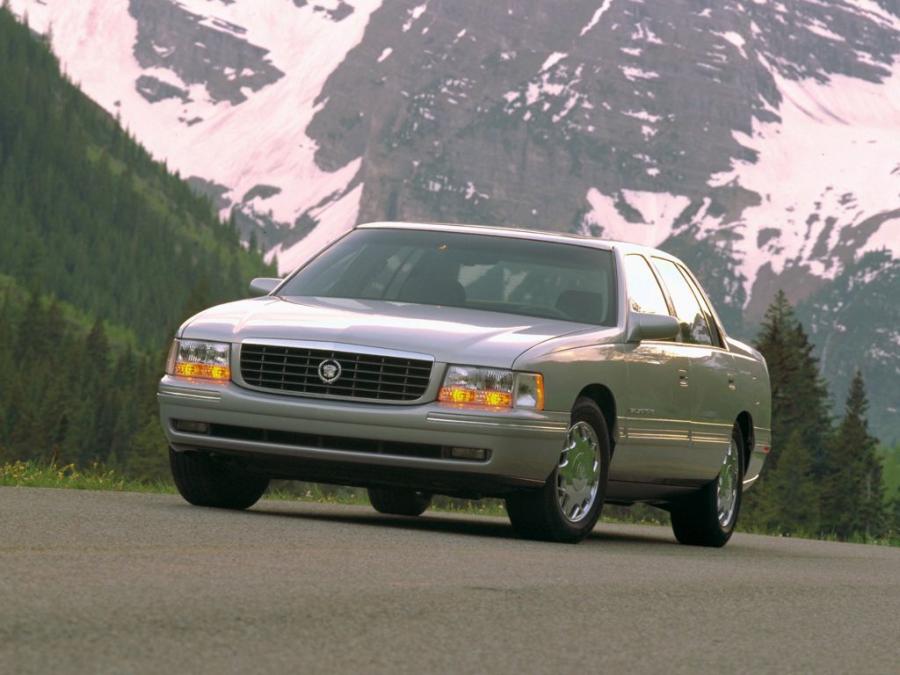  Cadillac DeVille Concours 1997 года  (фото 13 из 21)
